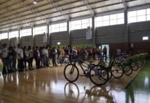 Carambia entregó seis bicicletas inclusivas “para que la diversión sea de todos”